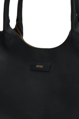 Bolso tote de piel granulada con letras de logo pulidas